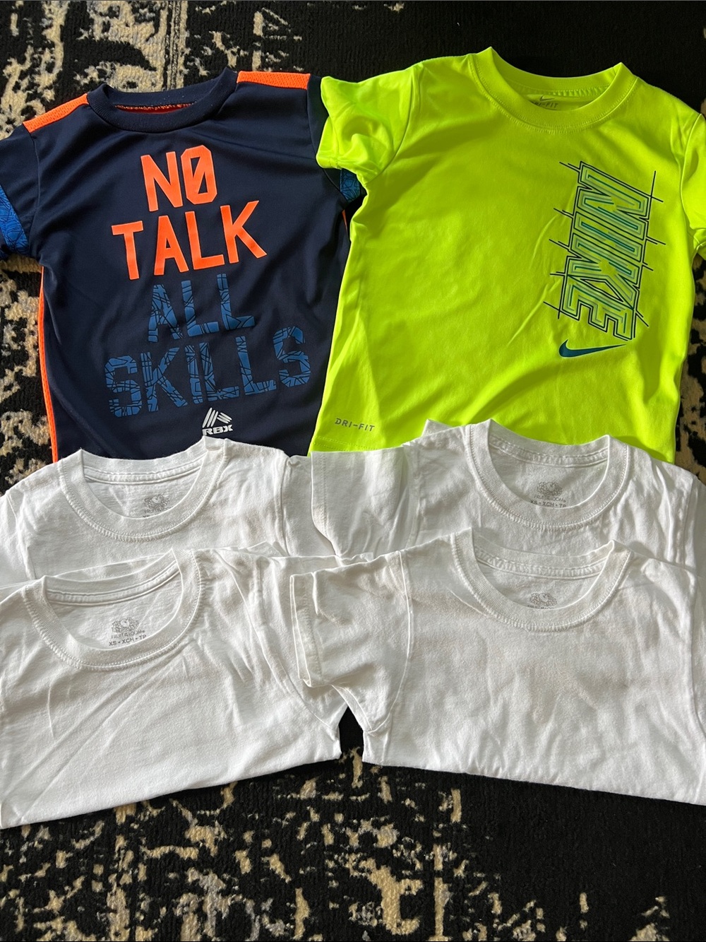 Boys 6 pc t shirt bundle. Size 4/4t
